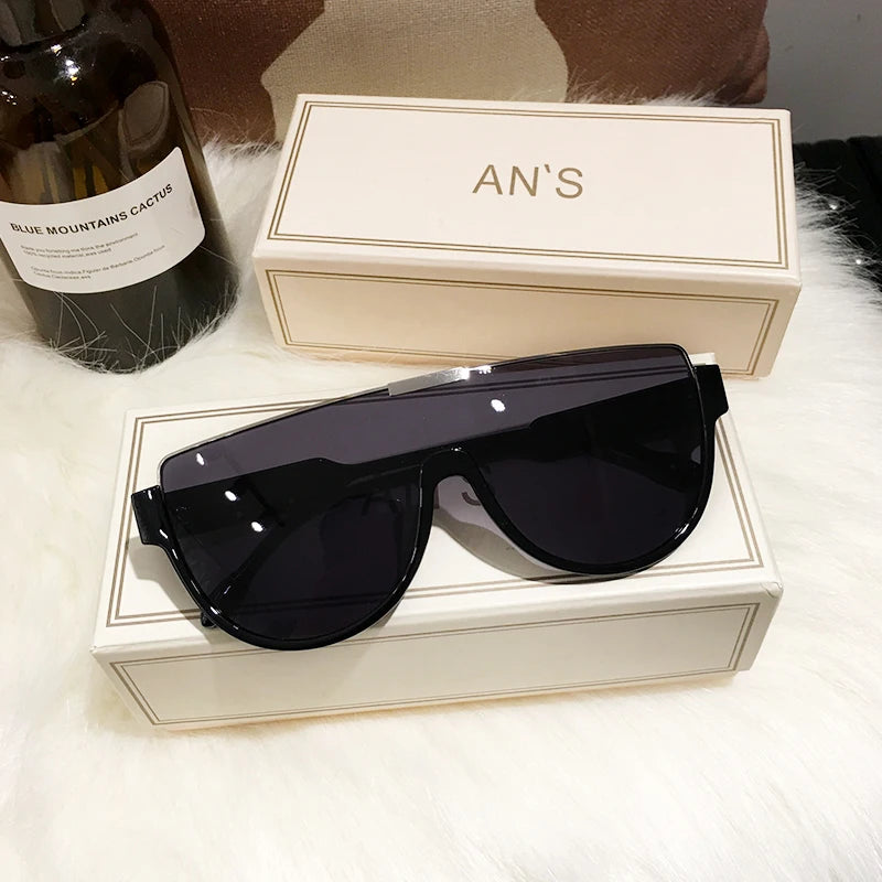 New Women Fashion Sunglasses UV400 Brand Designer