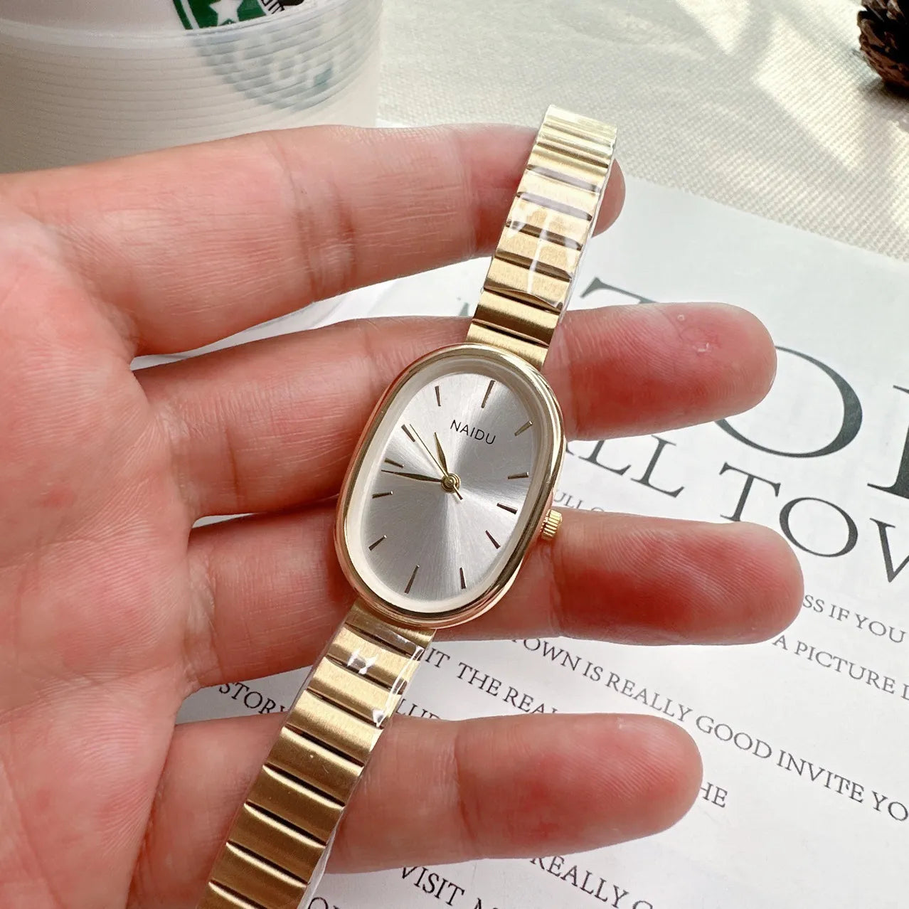 Women Quartz Watch Luxury Oval Shaped Fashion Mini Wristwatch