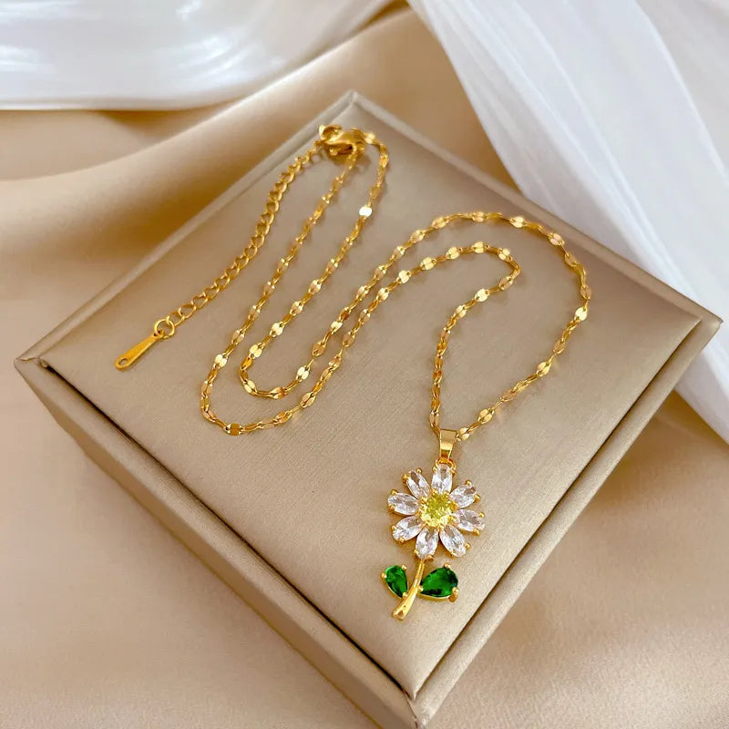 Fashionable Charming White Green Leaf Sunflower Necklace and Earrings Set